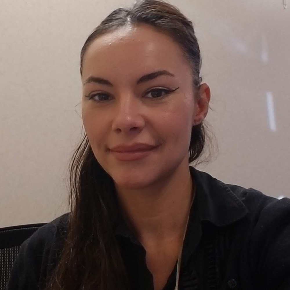 Meet your Posher, Naomi